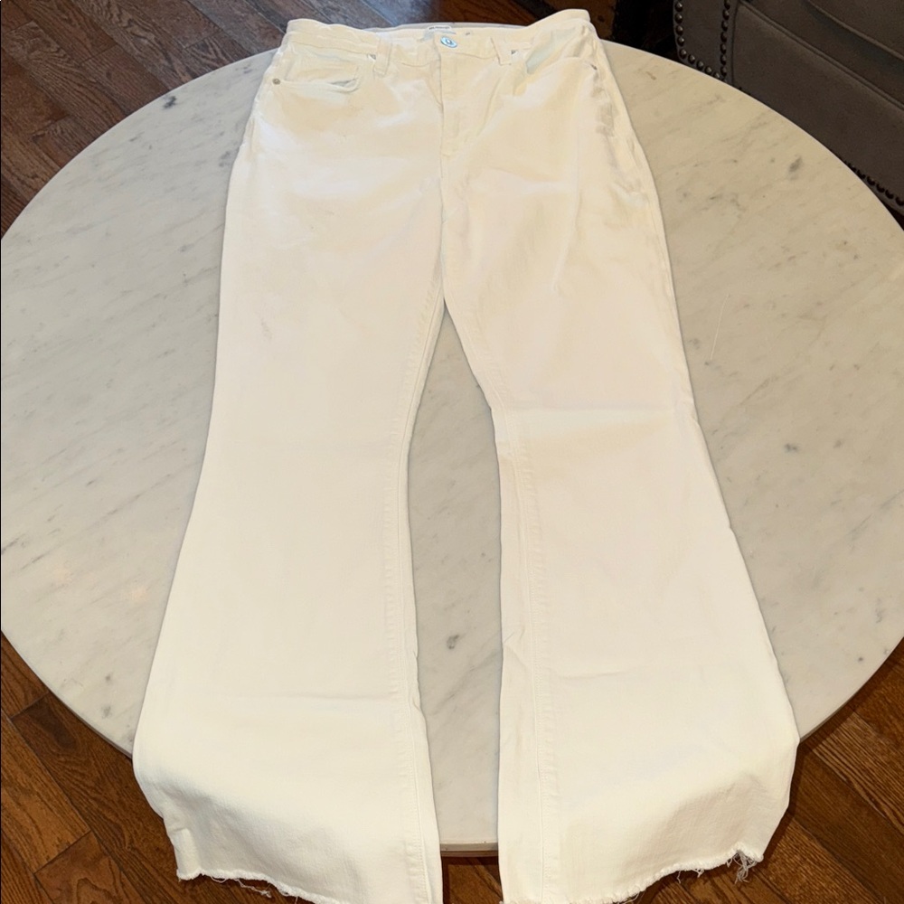 Hudson White Holly Jeans. Gently worn. Size 30.